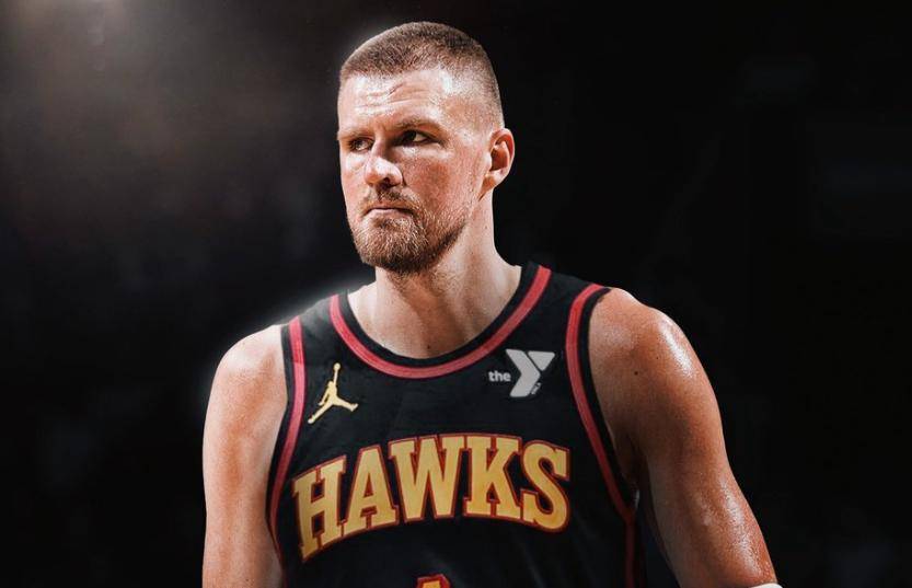 东契奇绝杀时刻，波尔津吉斯点燃赛场，助攻爆棚迎来胜利！